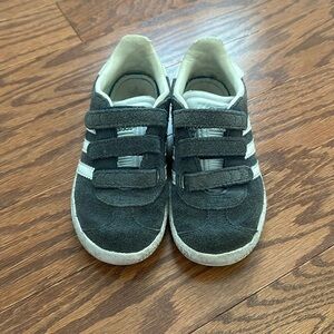 Adidas Gazelle toddler size 10 shoes in navy blue